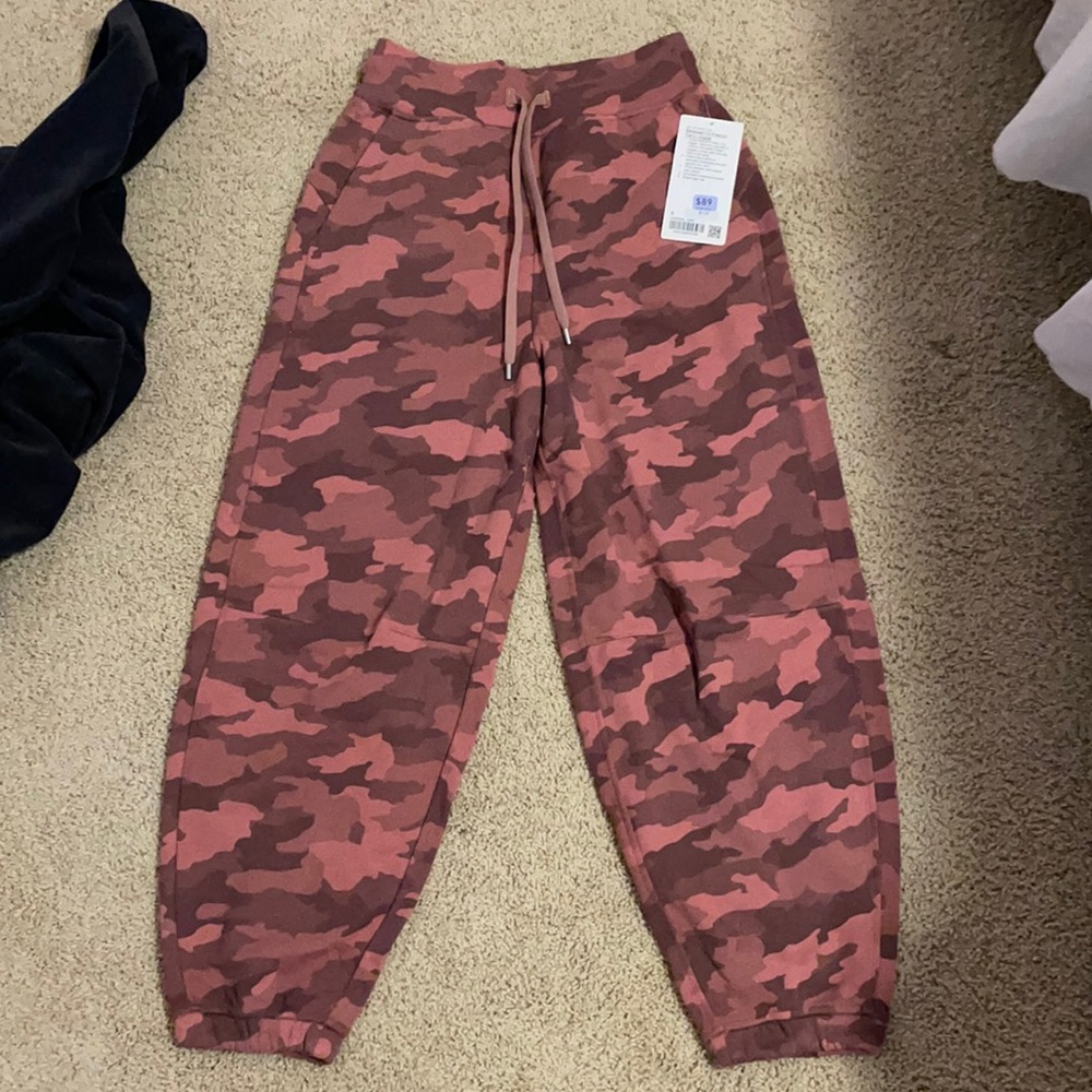 New with tags pink camo relaxed fit terry joggers lululemon! Size 6
